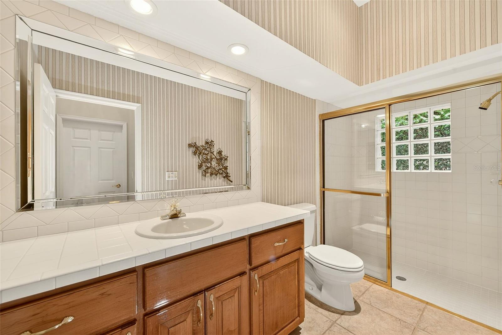 Listing photo id 39 for 7640 Hunter Lane N