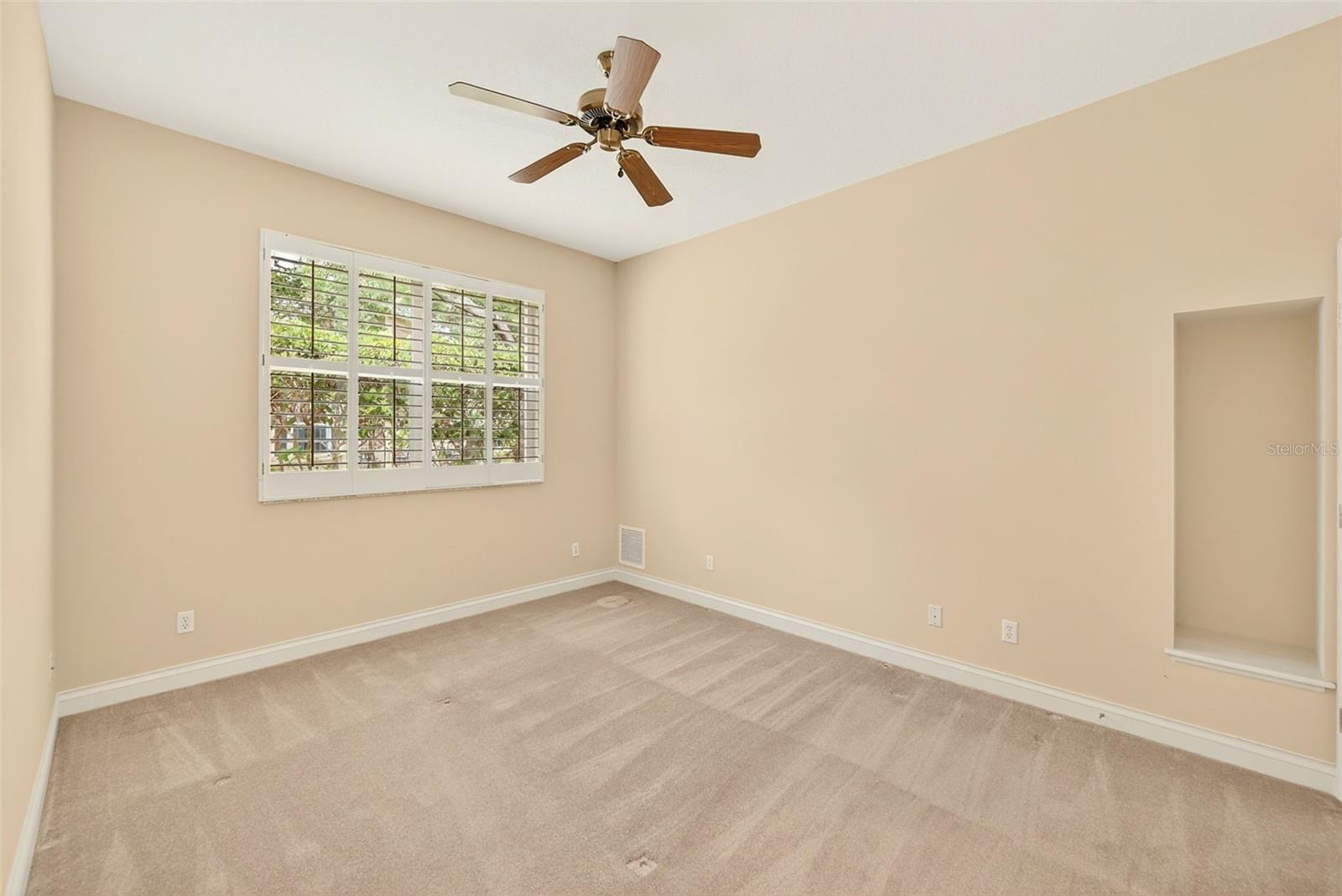 Listing photo id 40 for 7640 Hunter Lane N