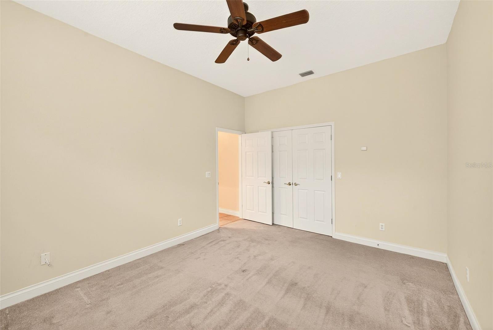 Listing photo id 45 for 7640 Hunter Lane N