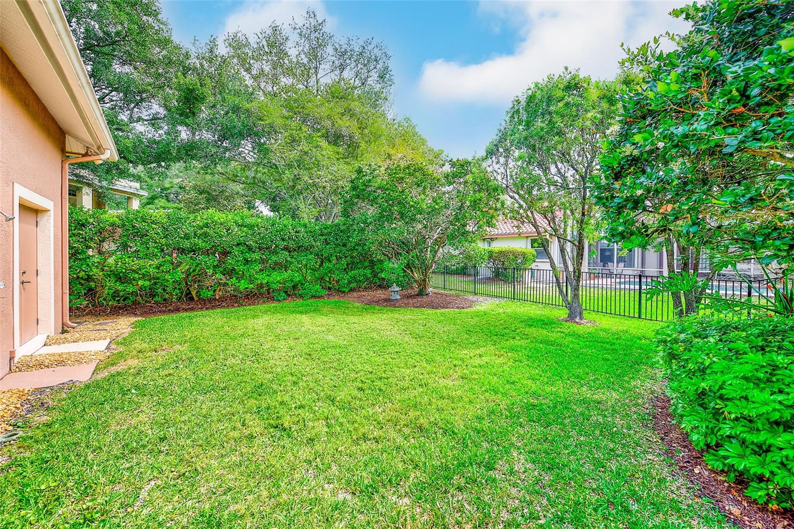 Listing photo id 50 for 7640 Hunter Lane N