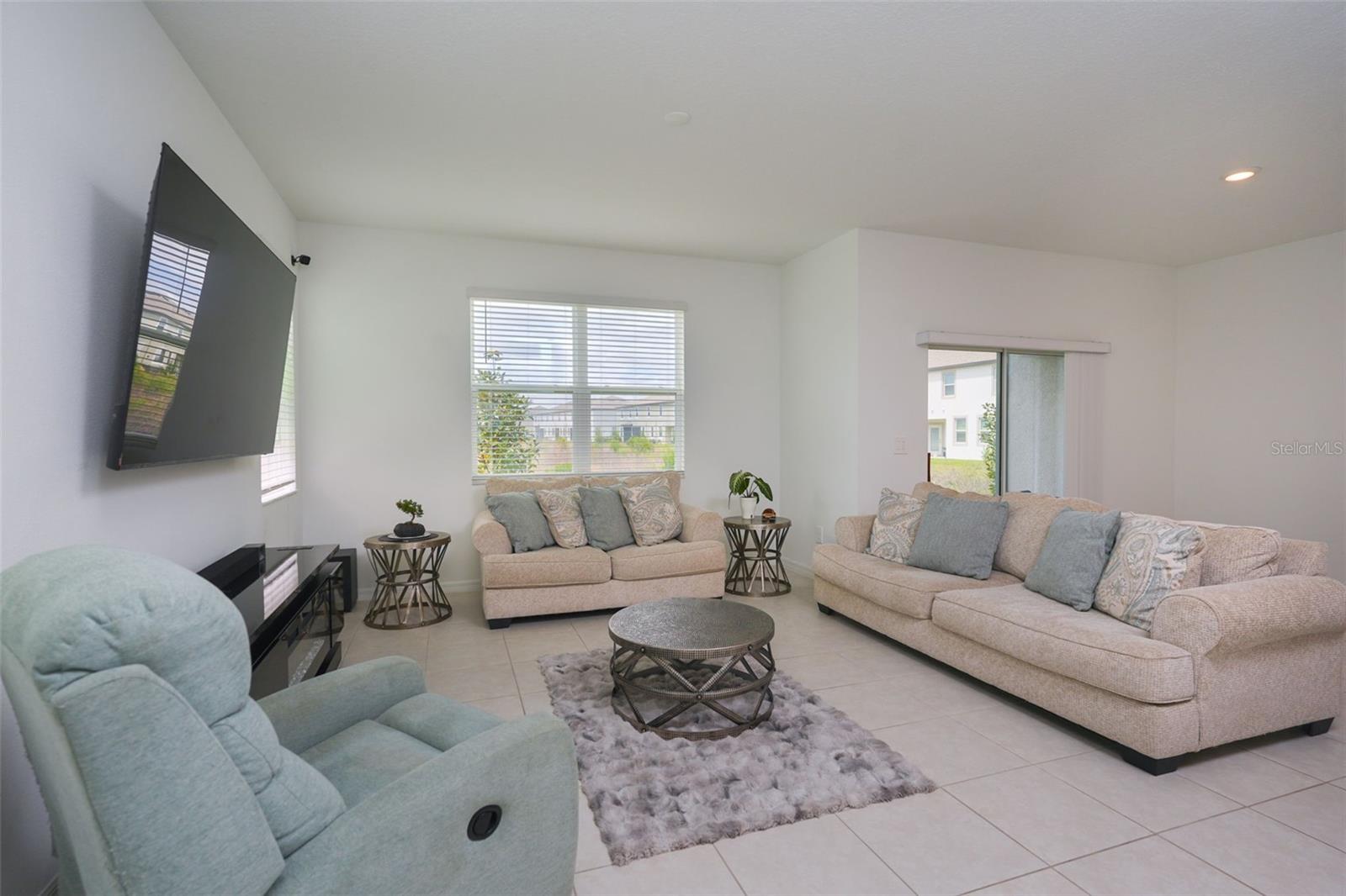 Image 10 of 53 For 10059 Trumpet Honeysuckle Way