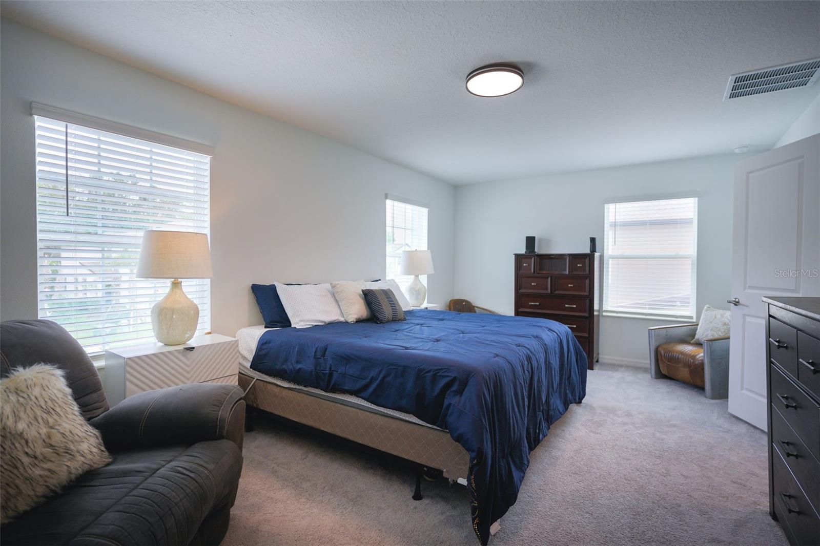 Image 33 of 53 For 10059 Trumpet Honeysuckle Way