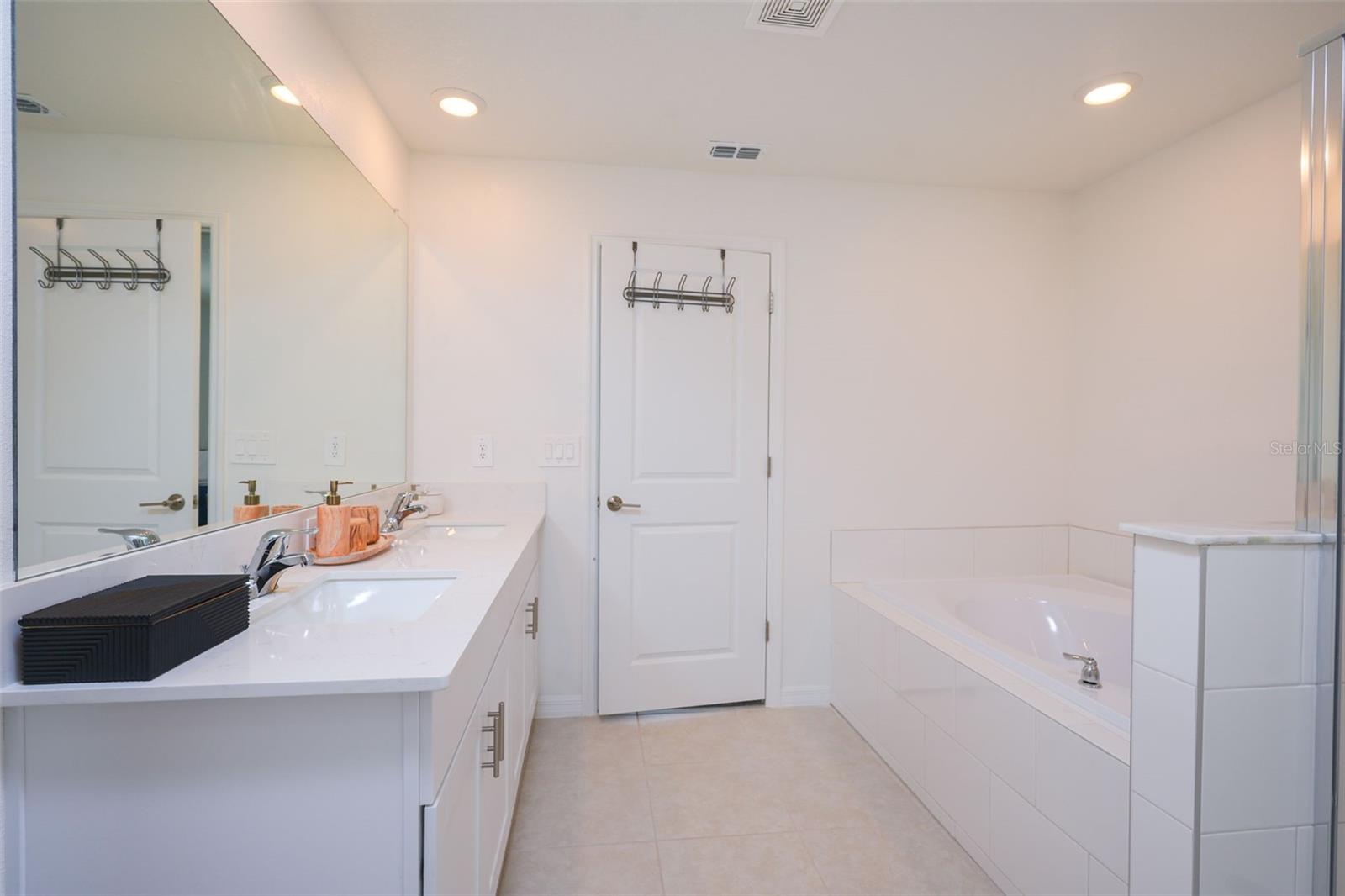 Image 39 of 53 For 10059 Trumpet Honeysuckle Way