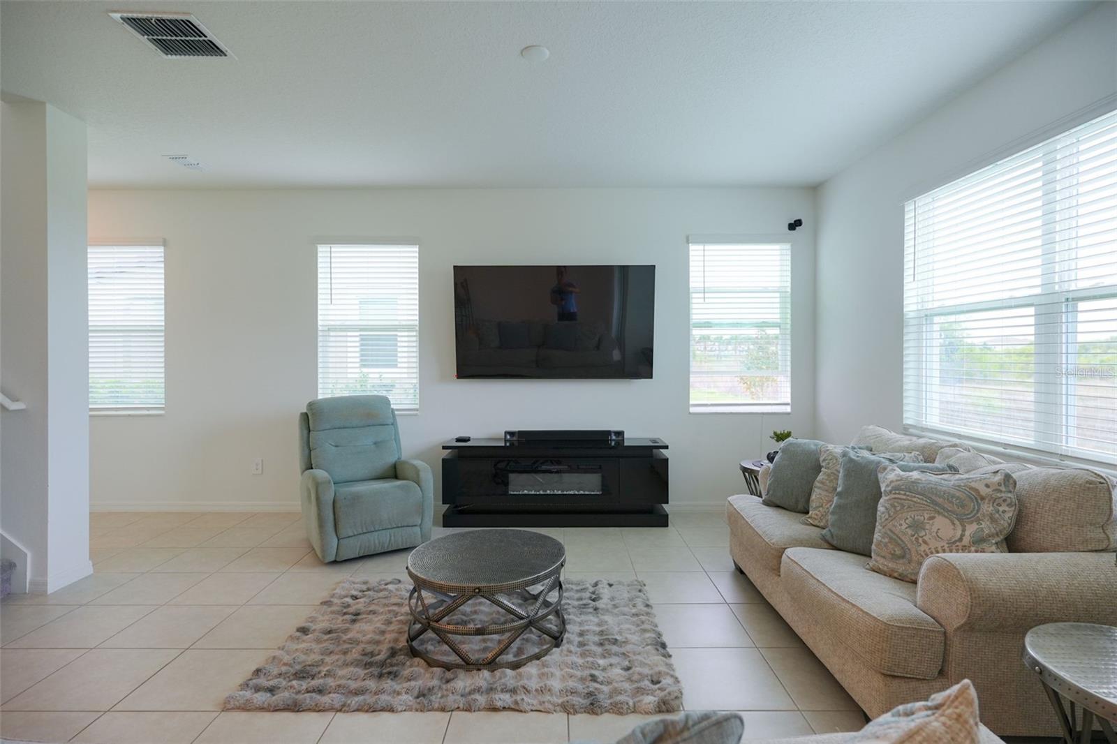 Image 9 of 53 For 10059 Trumpet Honeysuckle Way