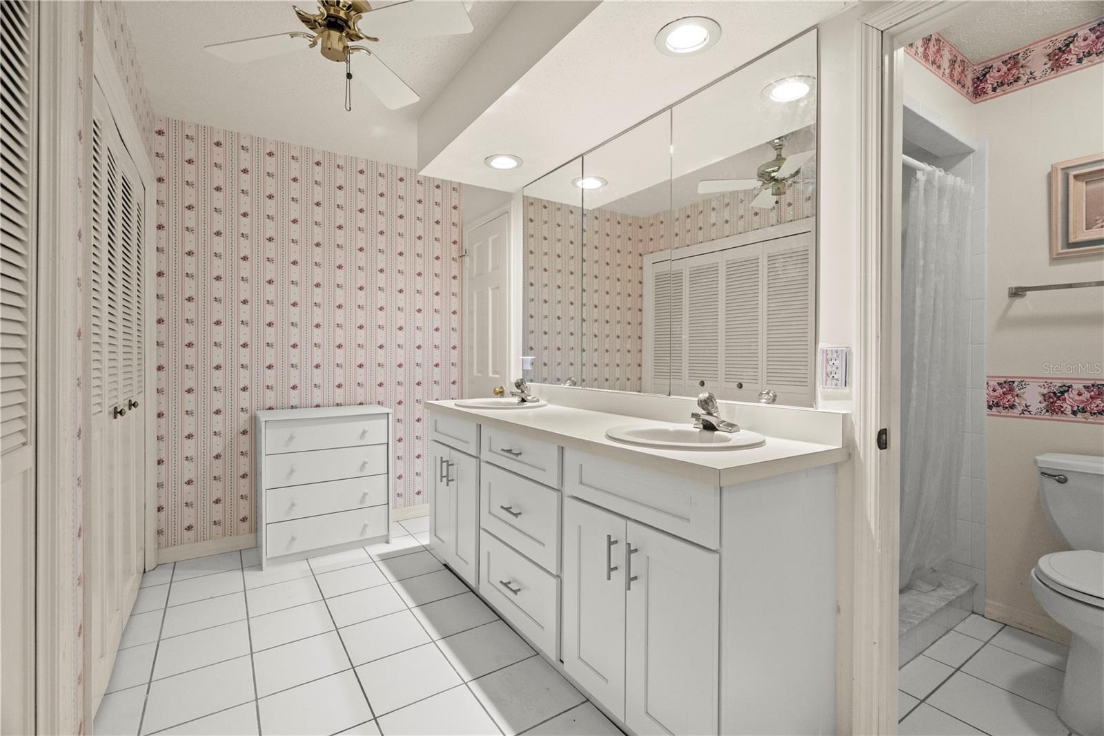 Listing photo id 21 for 10408 Reclinata Lane