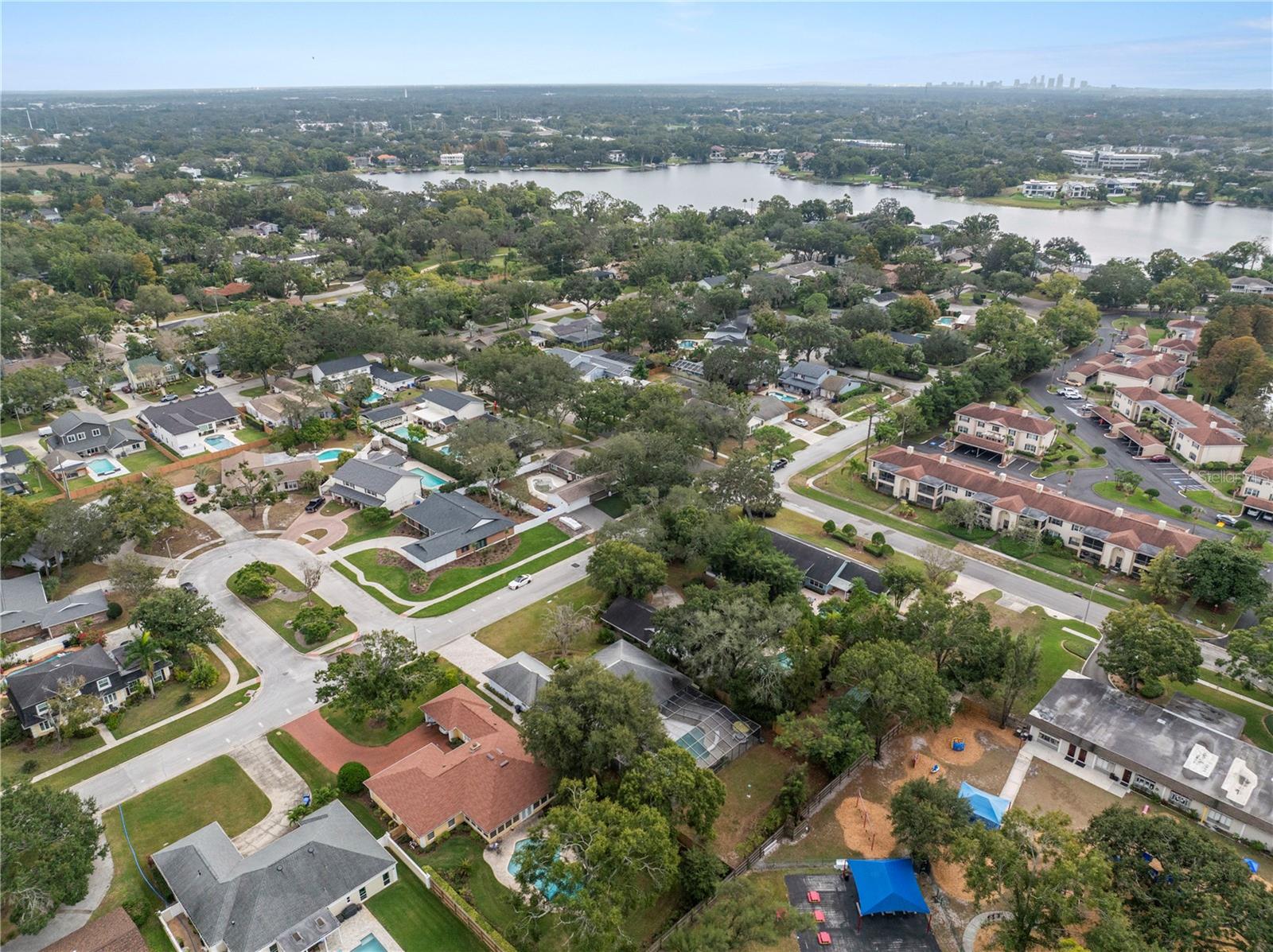 Listing photo id 33 for 10408 Reclinata Lane