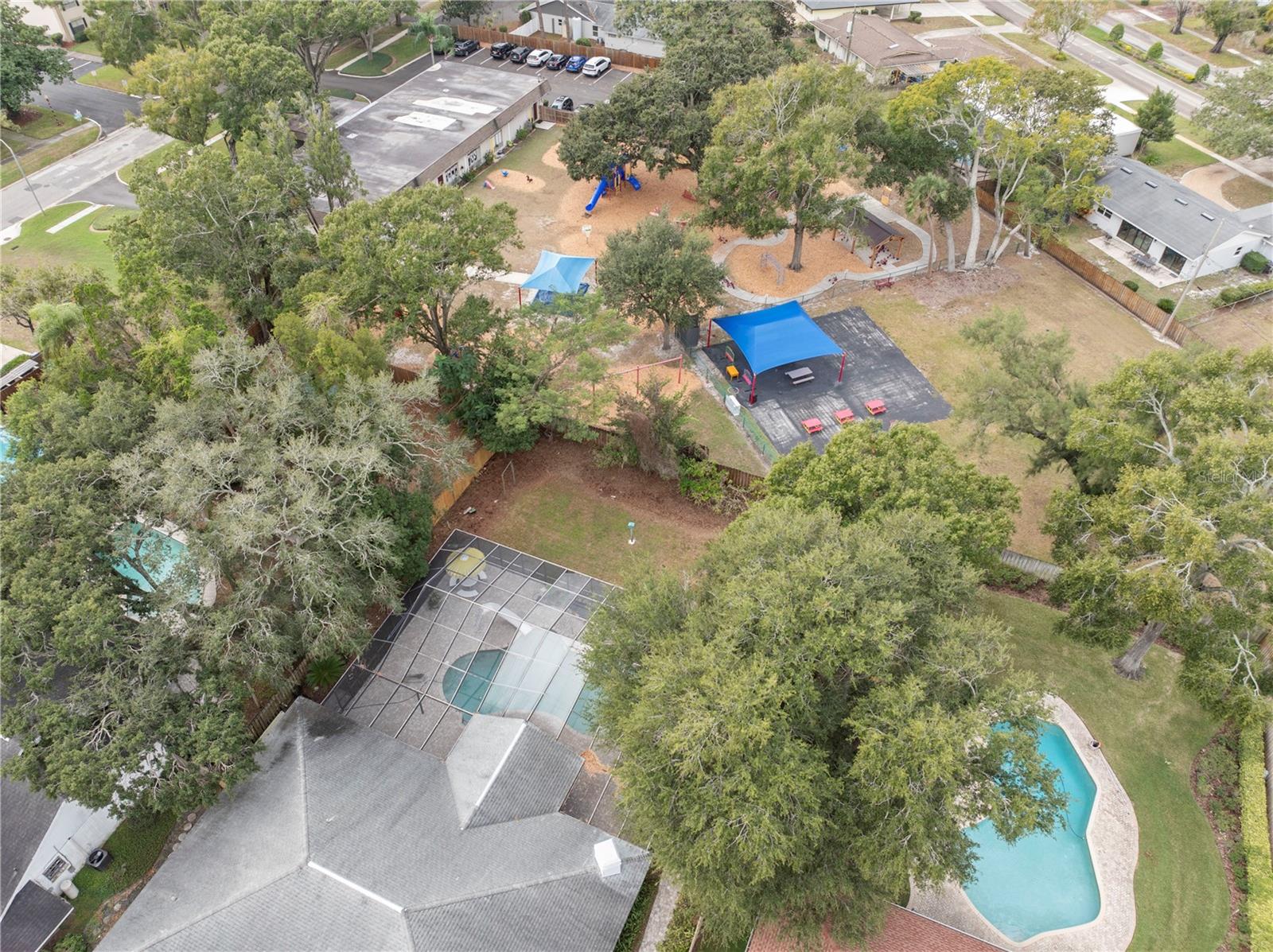 Listing photo id 35 for 10408 Reclinata Lane