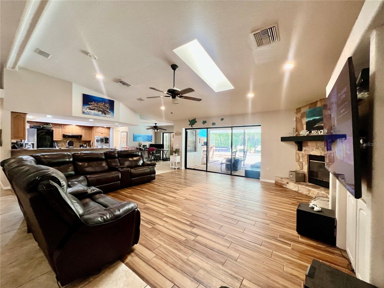 Image 13 of 44 For 5810 Redhawk Drive