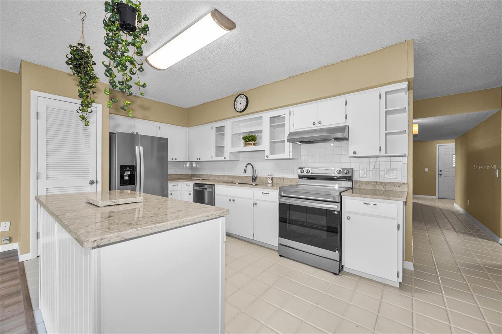 Image 15 of 70 For 2223 Philippine Drive 35