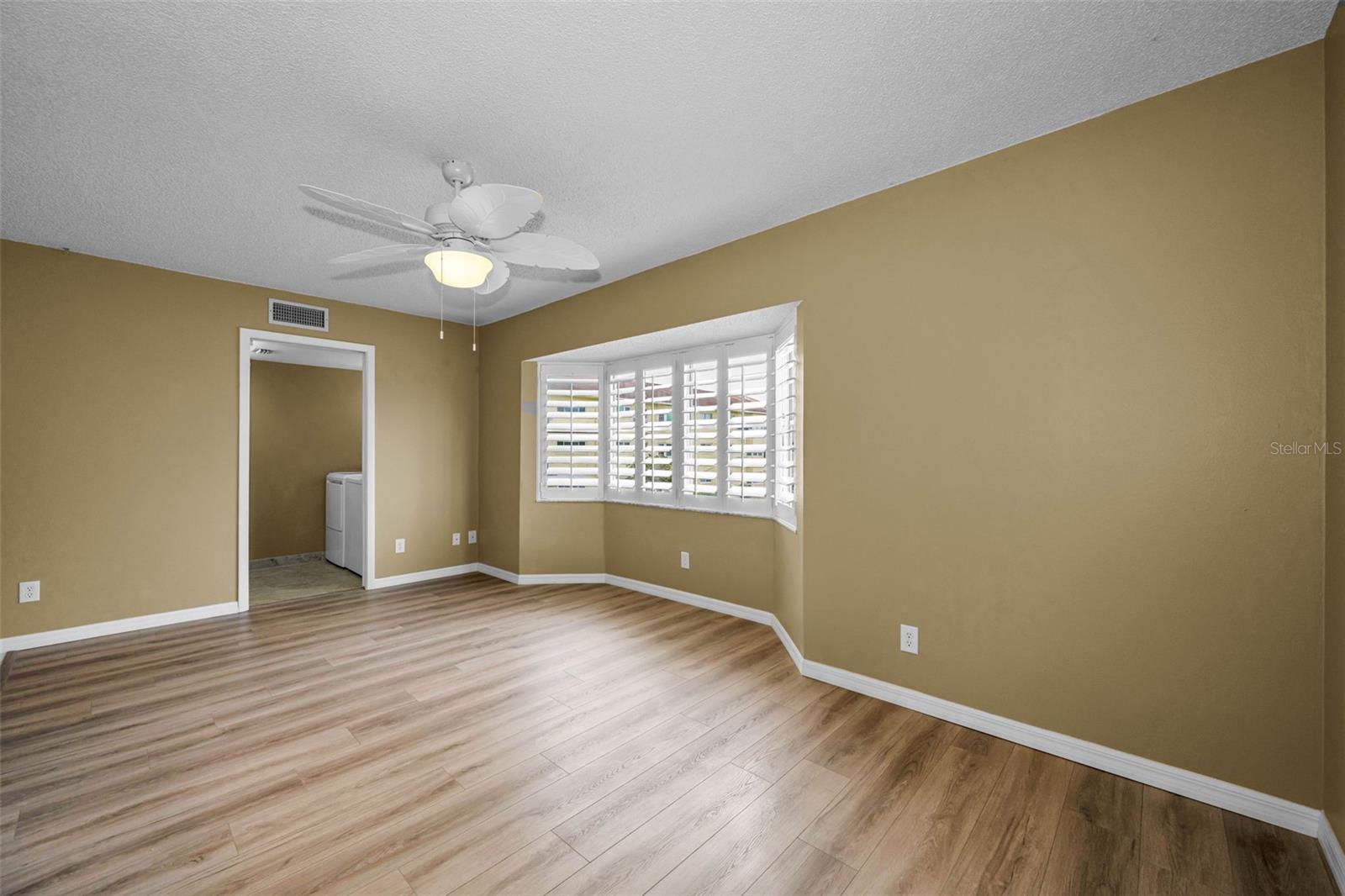 Image 21 of 70 For 2223 Philippine Drive 35