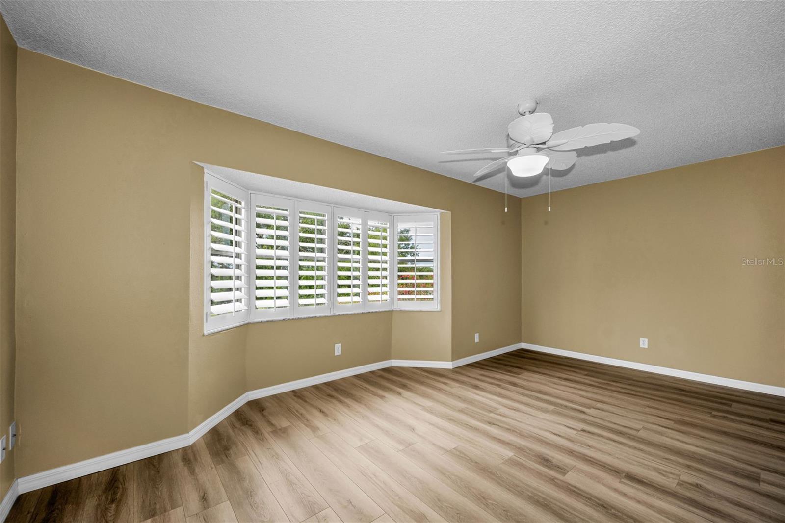 Image 22 of 70 For 2223 Philippine Drive 35