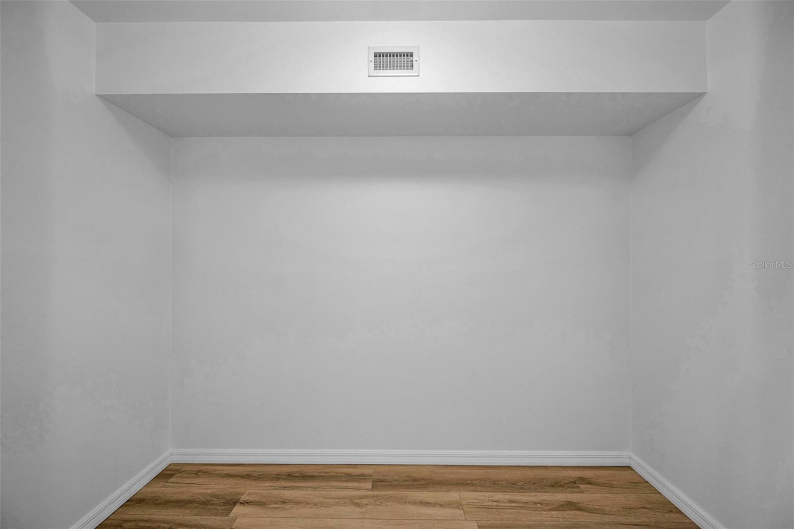 Image 30 of 70 For 2223 Philippine Drive 35