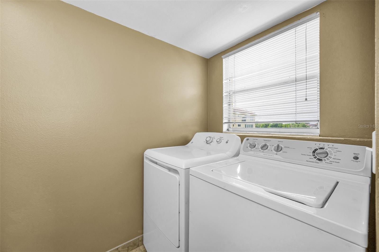 Image 32 of 70 For 2223 Philippine Drive 35