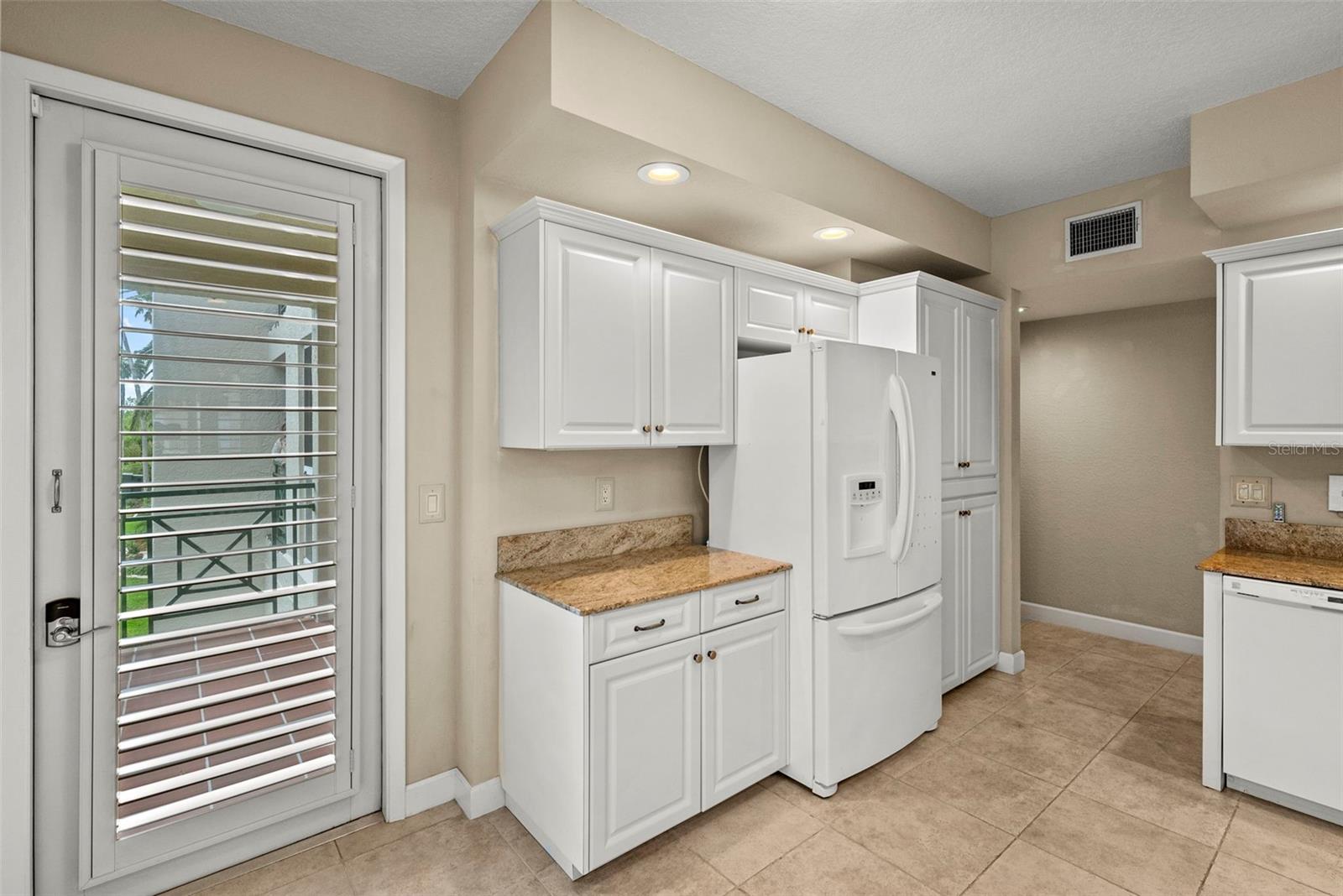 Image 14 of 63 For 4780 Dolphin Cay Lane S 109