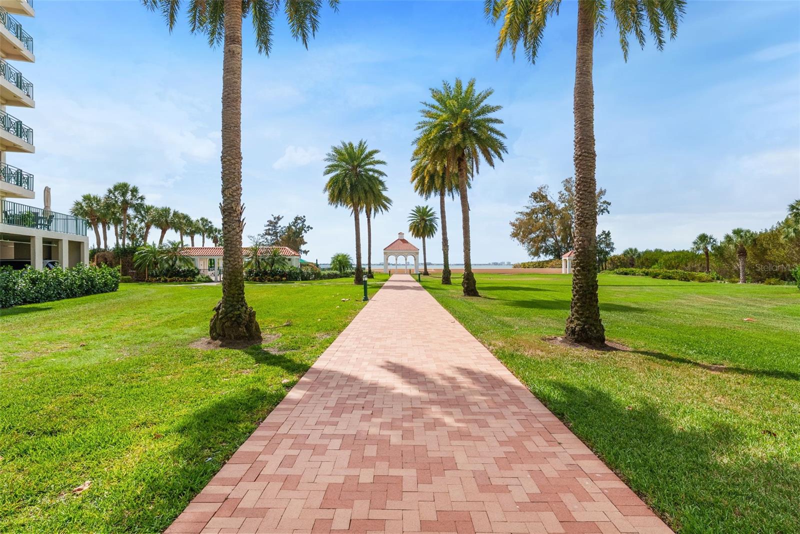 Image 30 of 63 For 4780 Dolphin Cay Lane S 109