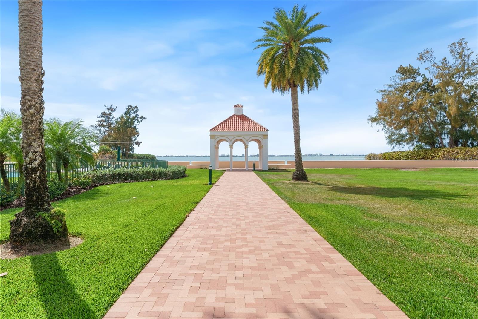 Image 31 of 63 For 4780 Dolphin Cay Lane S 109