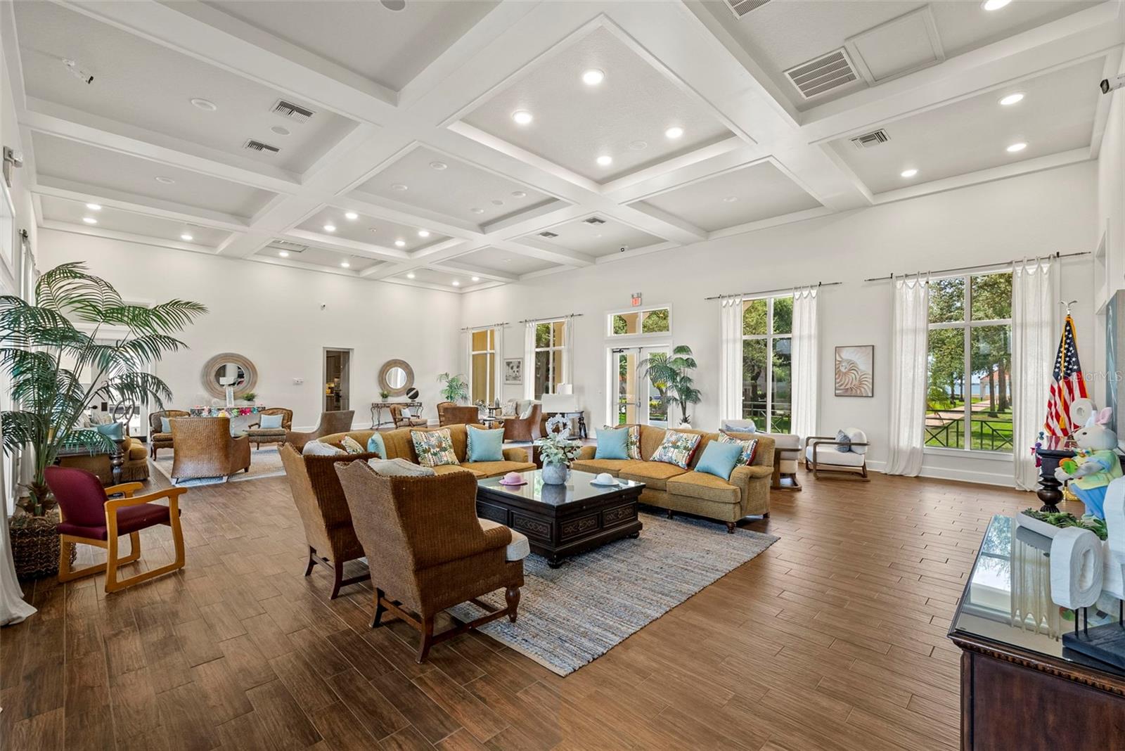 Image 41 of 63 For 4780 Dolphin Cay Lane S 109