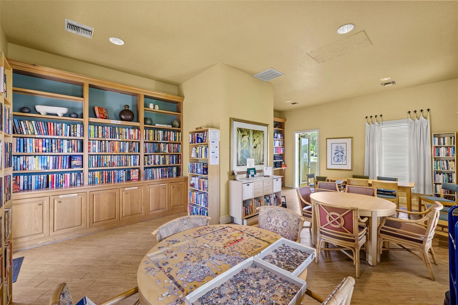 Image 55 of 63 For 4780 Dolphin Cay Lane S 109