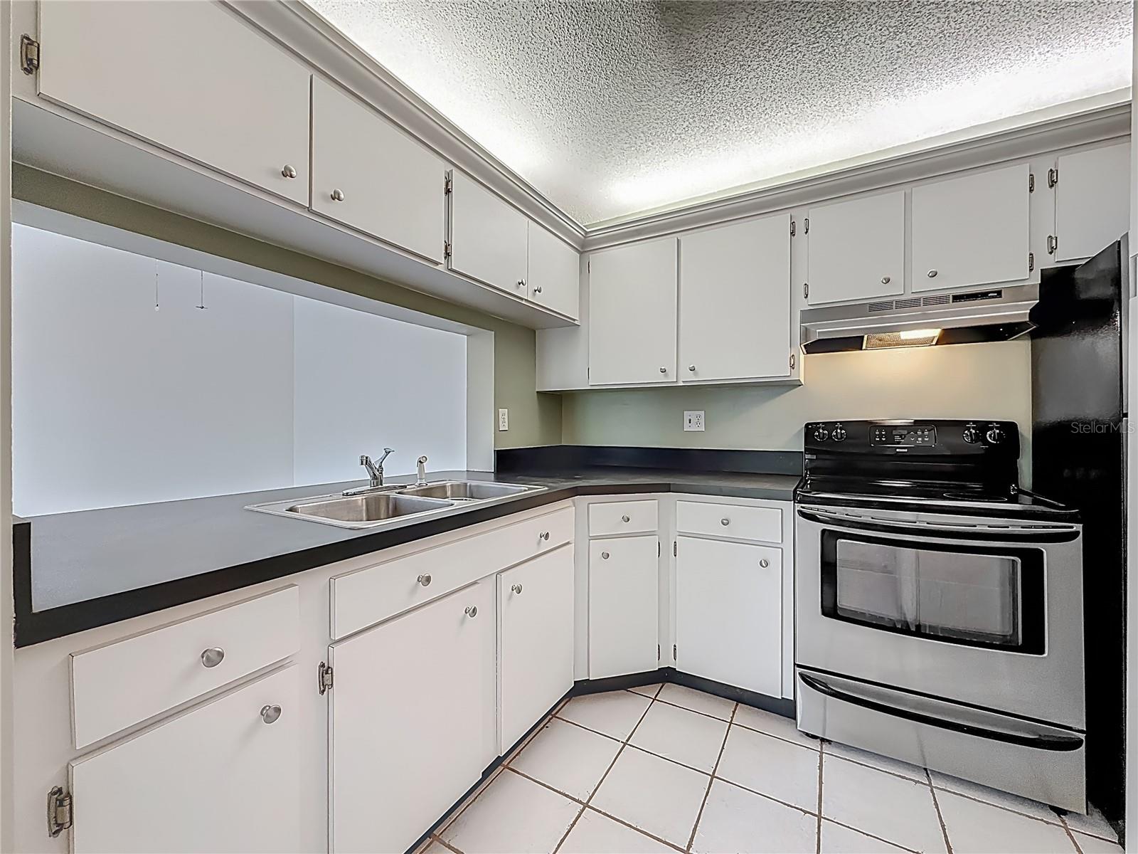 Image 15 of 53 For 1372 Pine Ridge Circle E H3