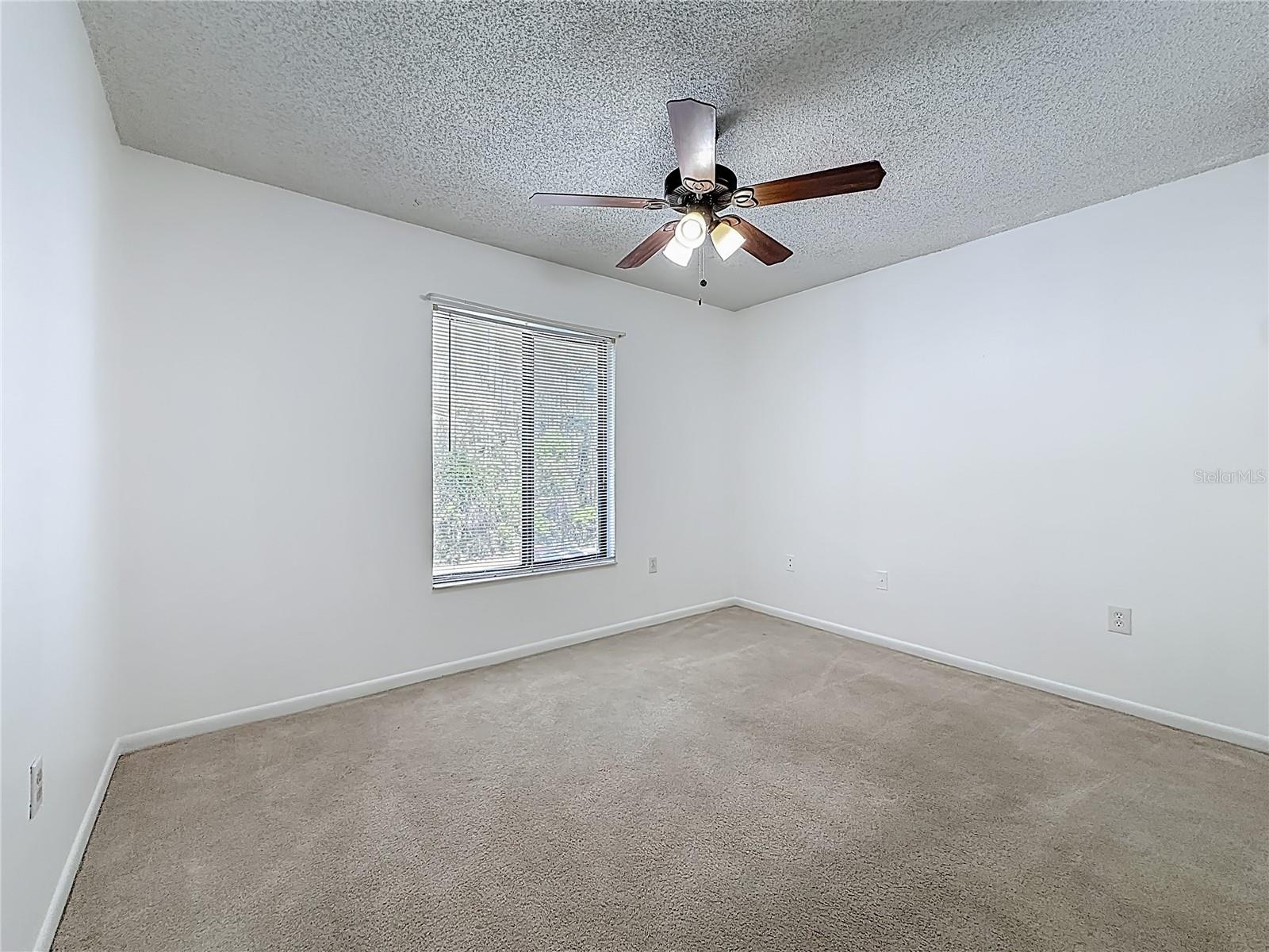 Image 19 of 53 For 1372 Pine Ridge Circle E H3