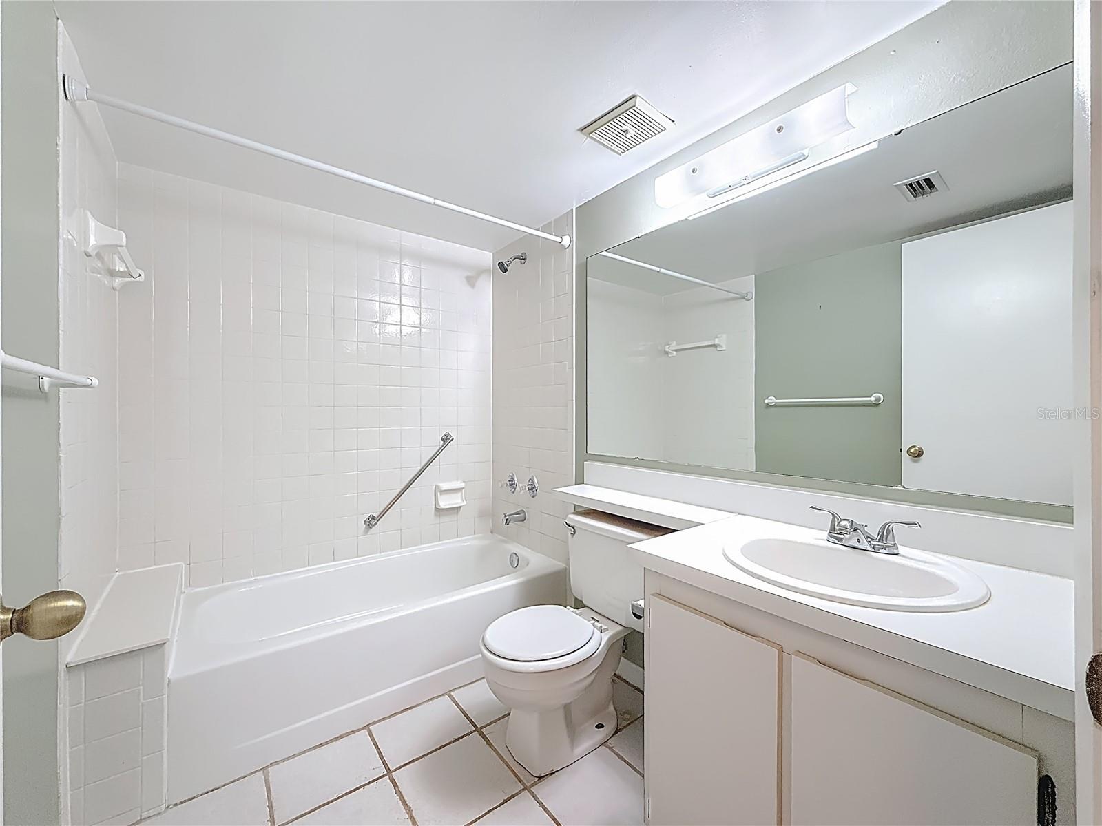 Image 23 of 53 For 1372 Pine Ridge Circle E H3