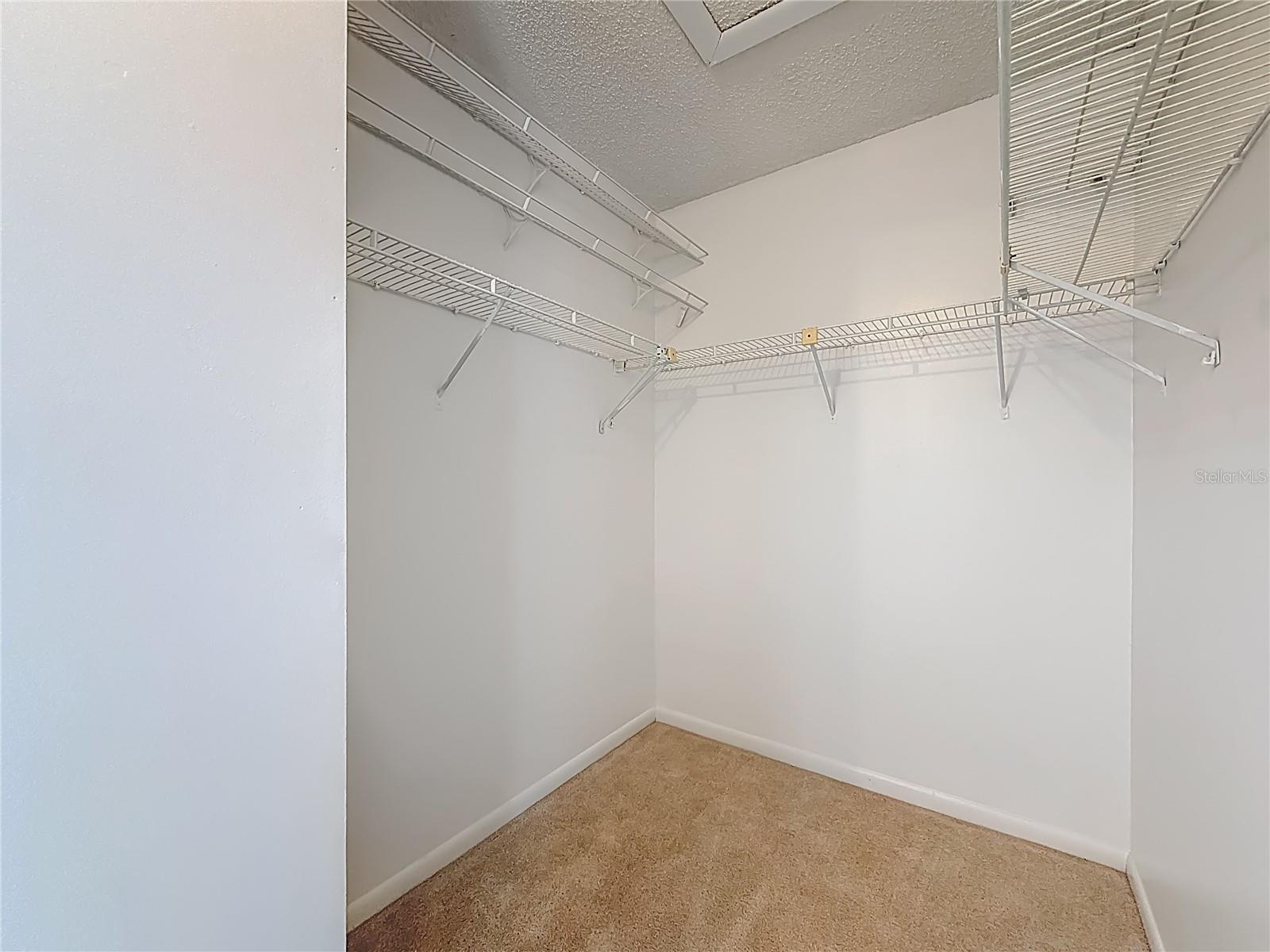 Image 28 of 53 For 1372 Pine Ridge Circle E H3