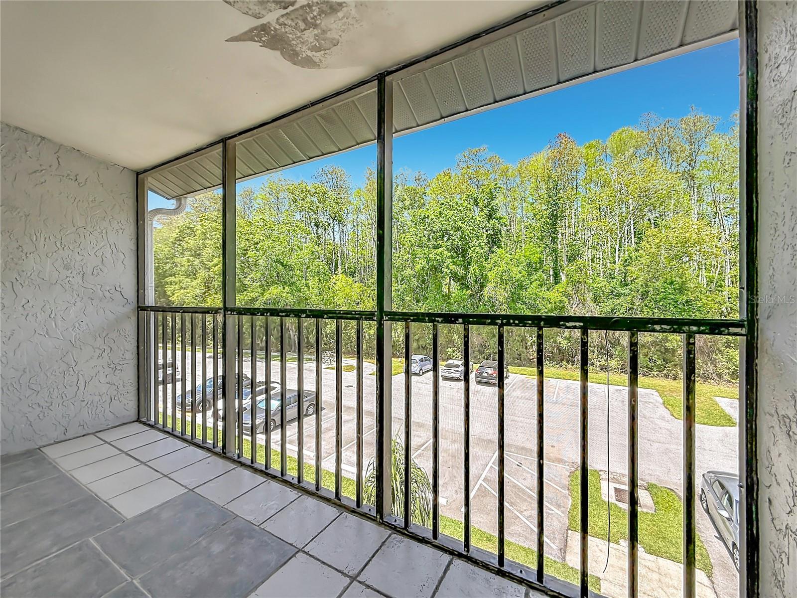 Image 34 of 53 For 1372 Pine Ridge Circle E H3