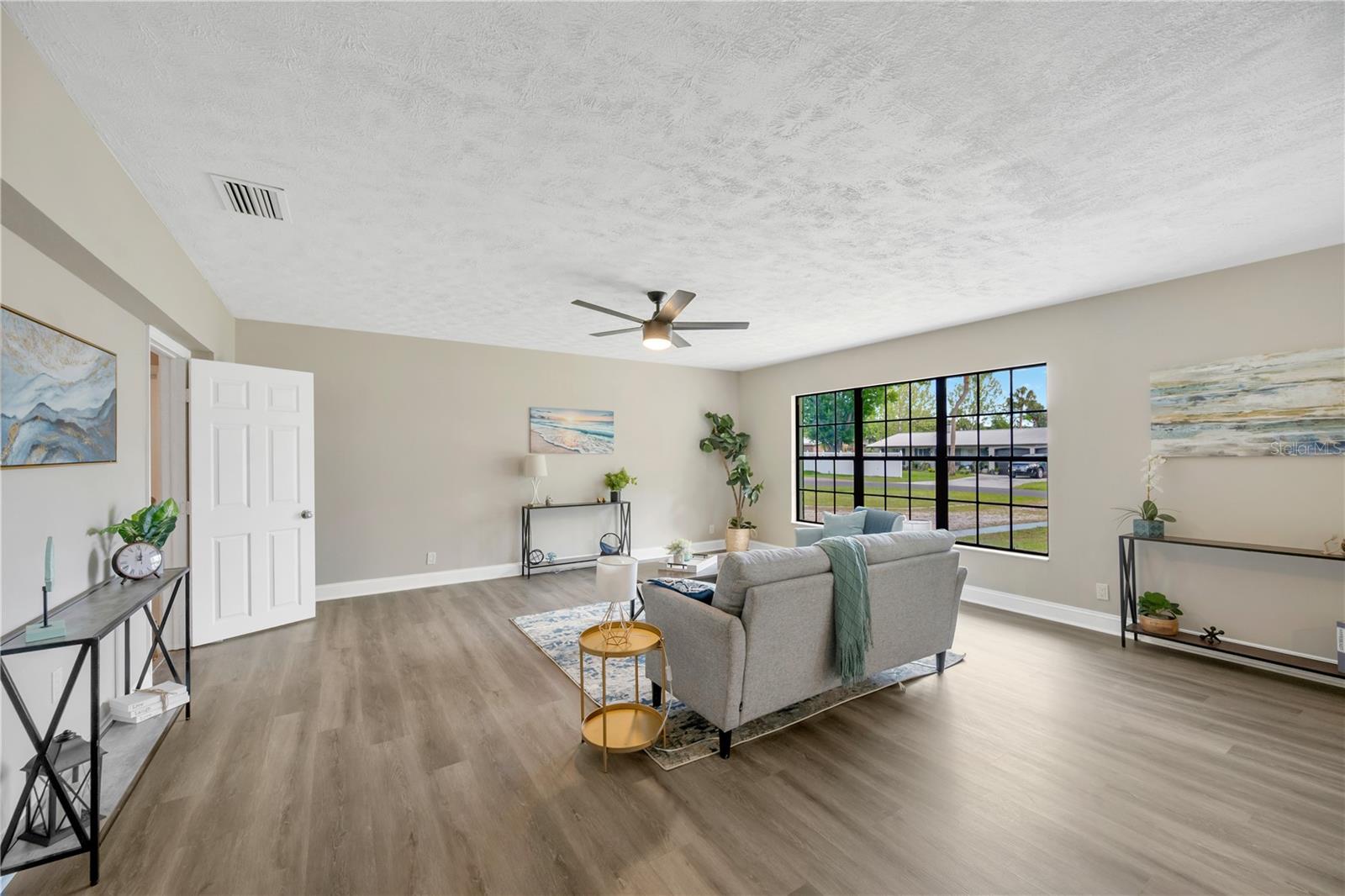 Image 14 of 37 For 7502 Lone Star Place