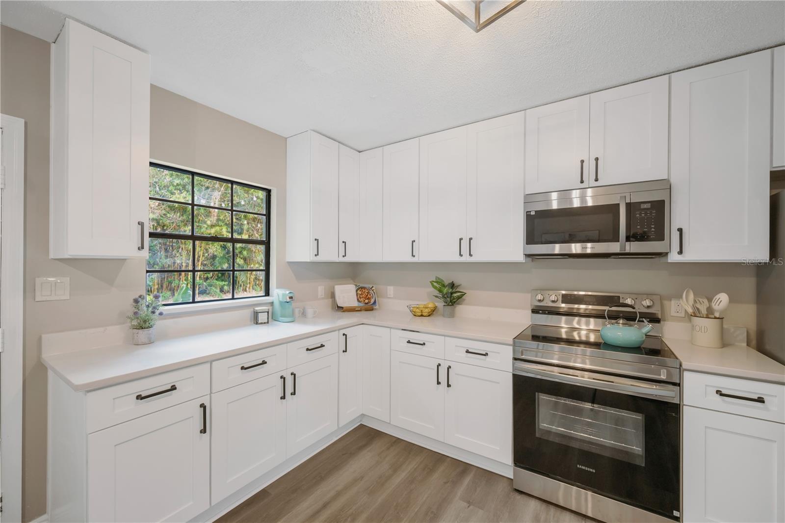 Image 3 of 37 For 7502 Lone Star Place