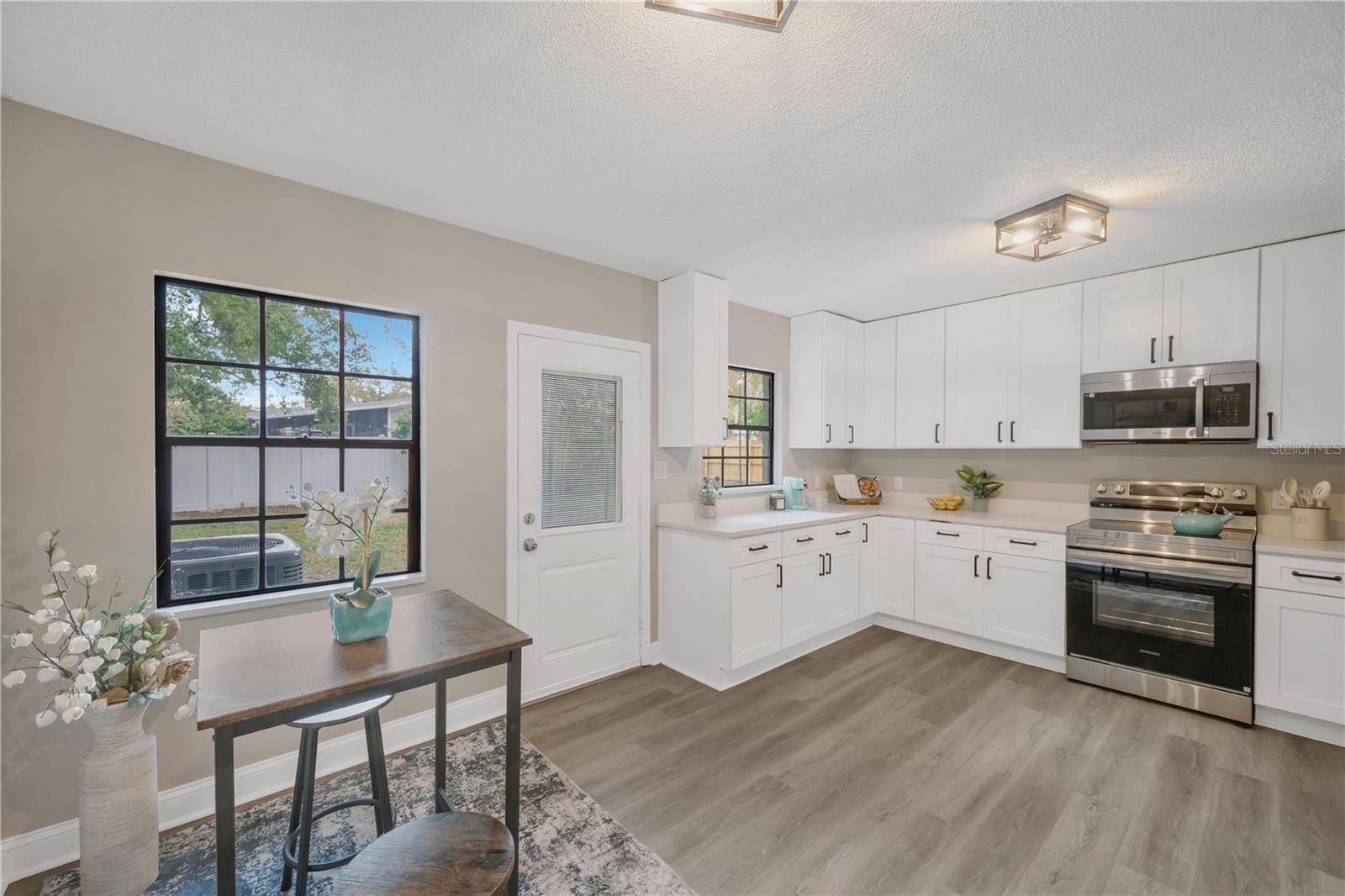 Image 9 of 37 For 7502 Lone Star Place