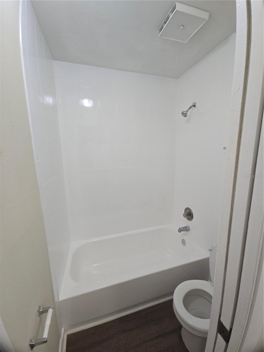 Image 10 of 11 For 140 Douglas Road W F