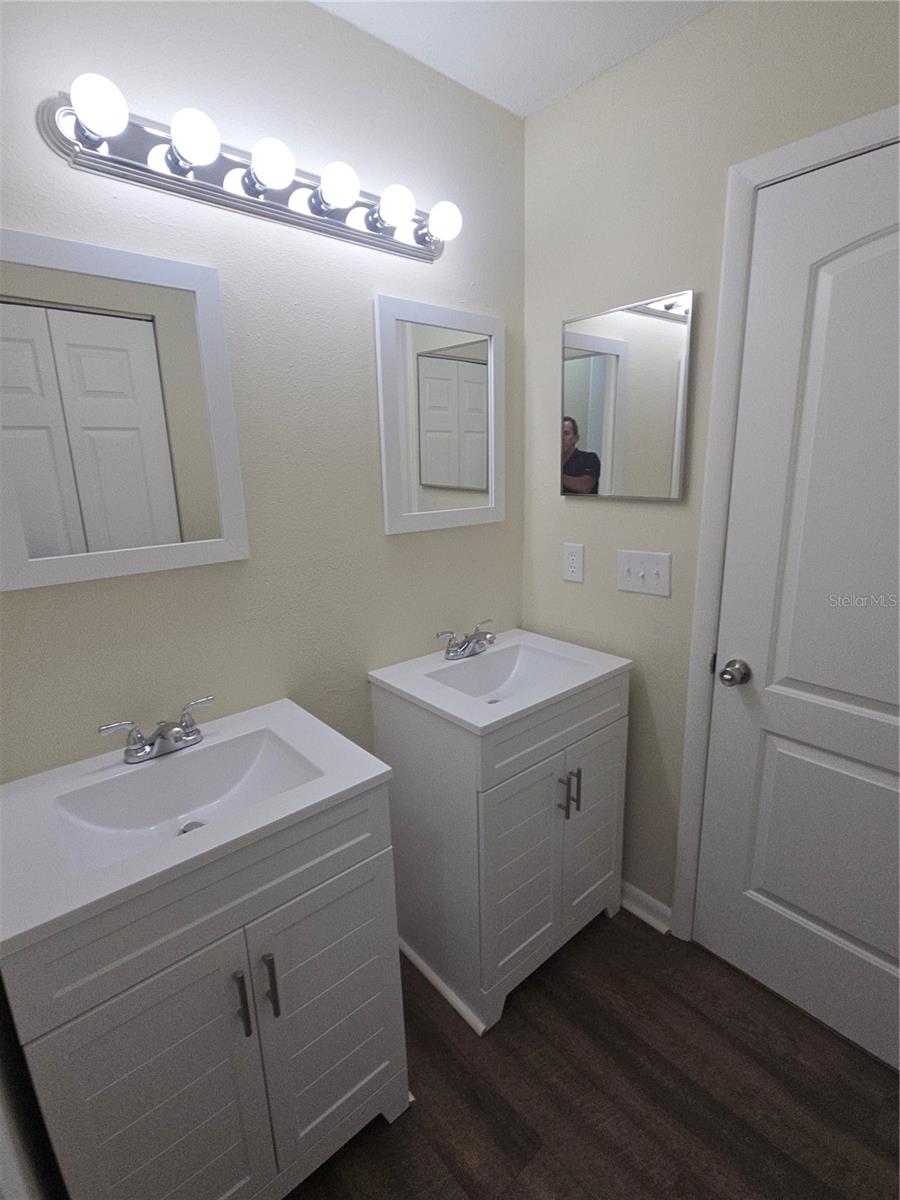 Image 2 of 11 For 140 Douglas Road W F