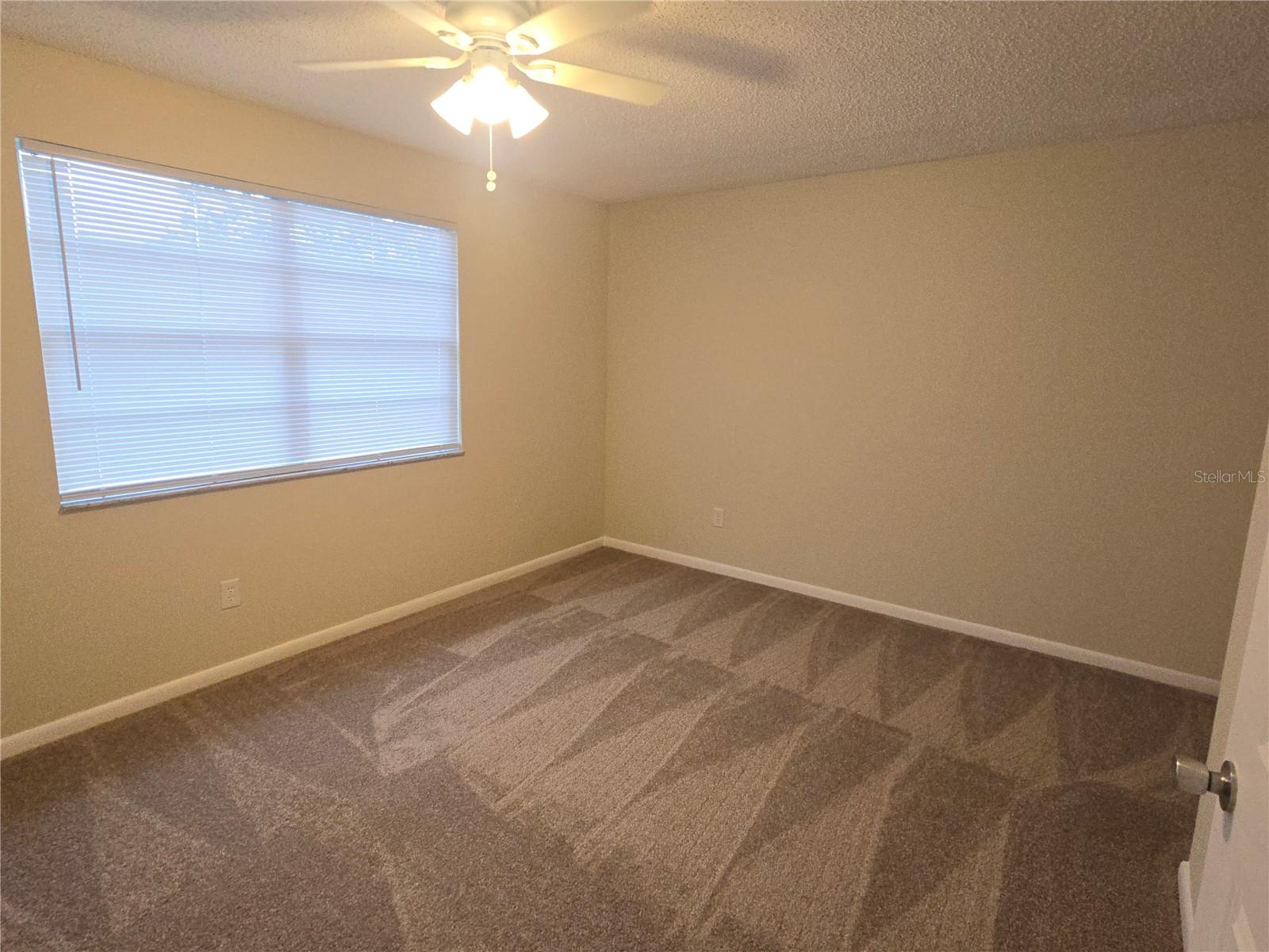 Image 7 of 11 For 140 Douglas Road W F