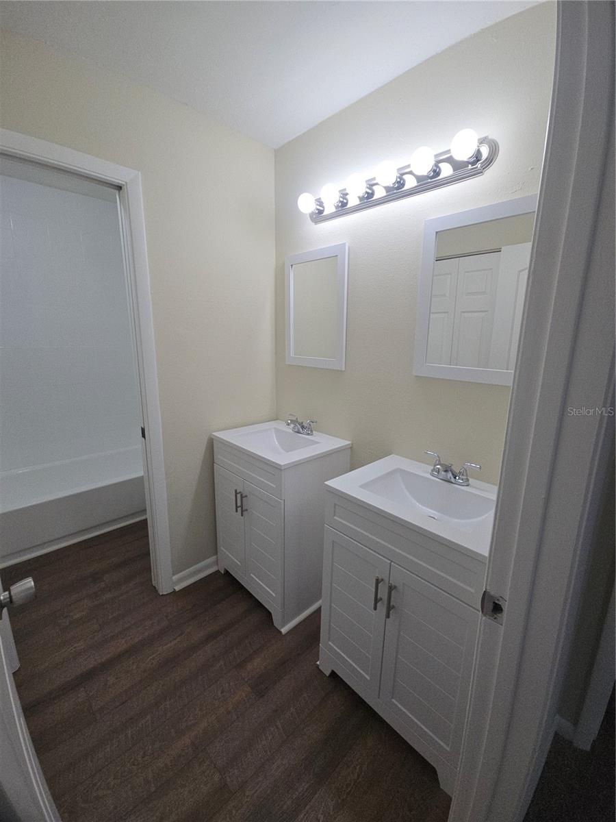 Image 9 of 11 For 140 Douglas Road W F