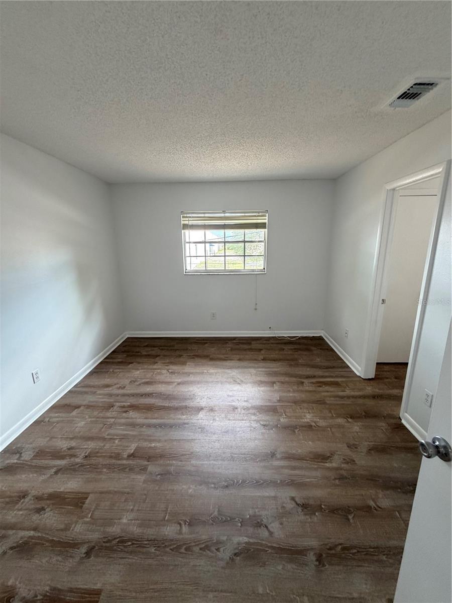 Image 13 of 22 For 4508 Oak Drive T72