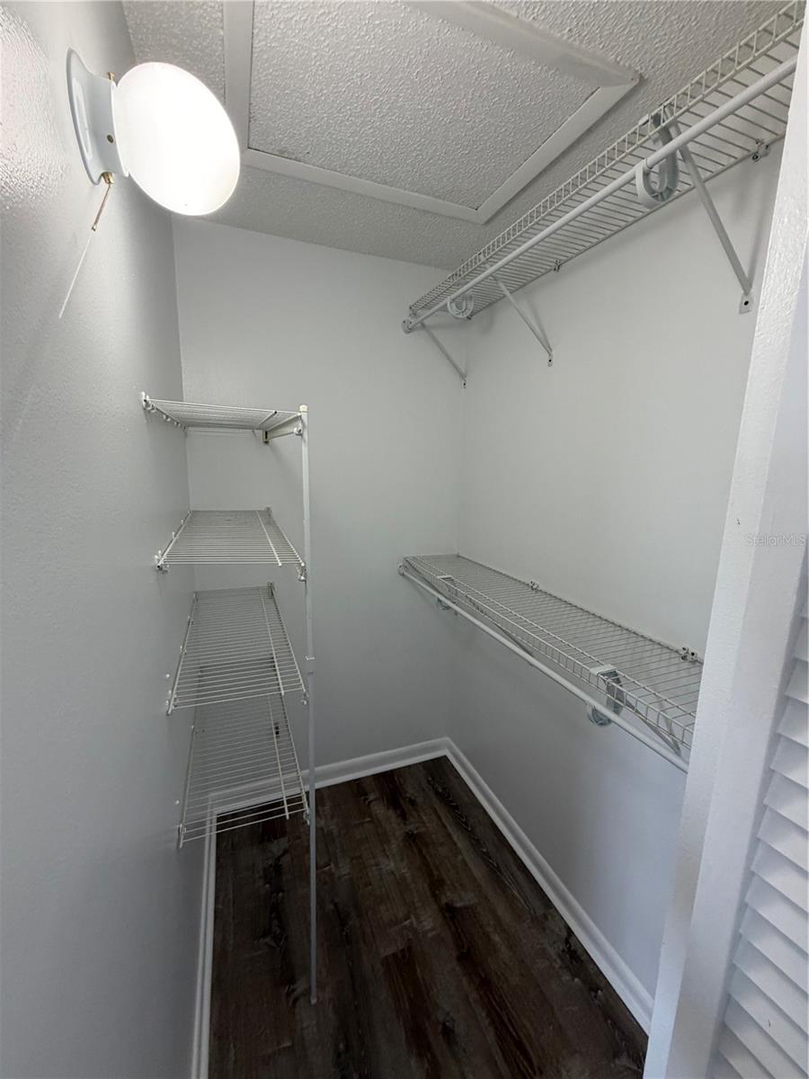 Image 14 of 22 For 4508 Oak Drive T72