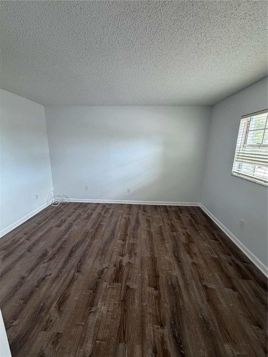 Image 15 of 22 For 4508 Oak Drive T72