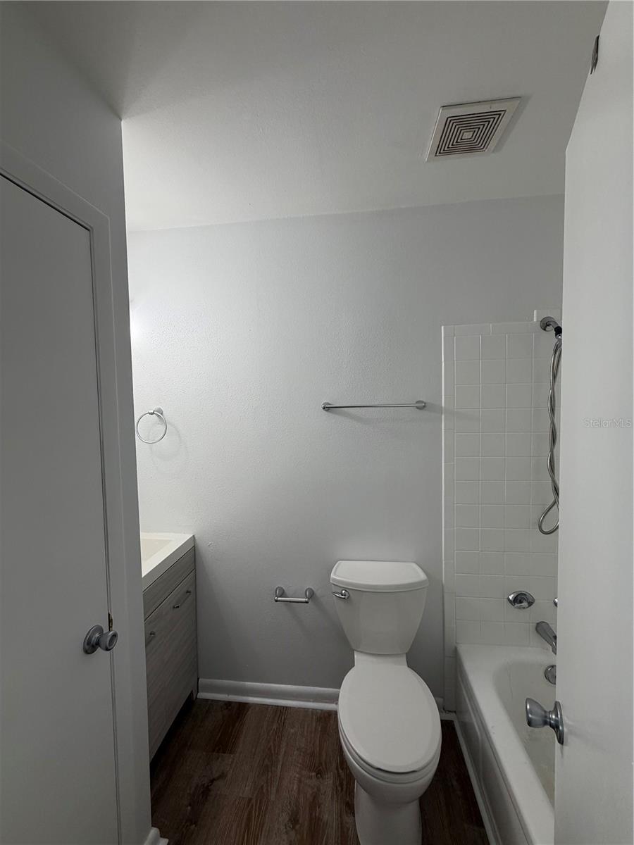 Image 16 of 22 For 4508 Oak Drive T72