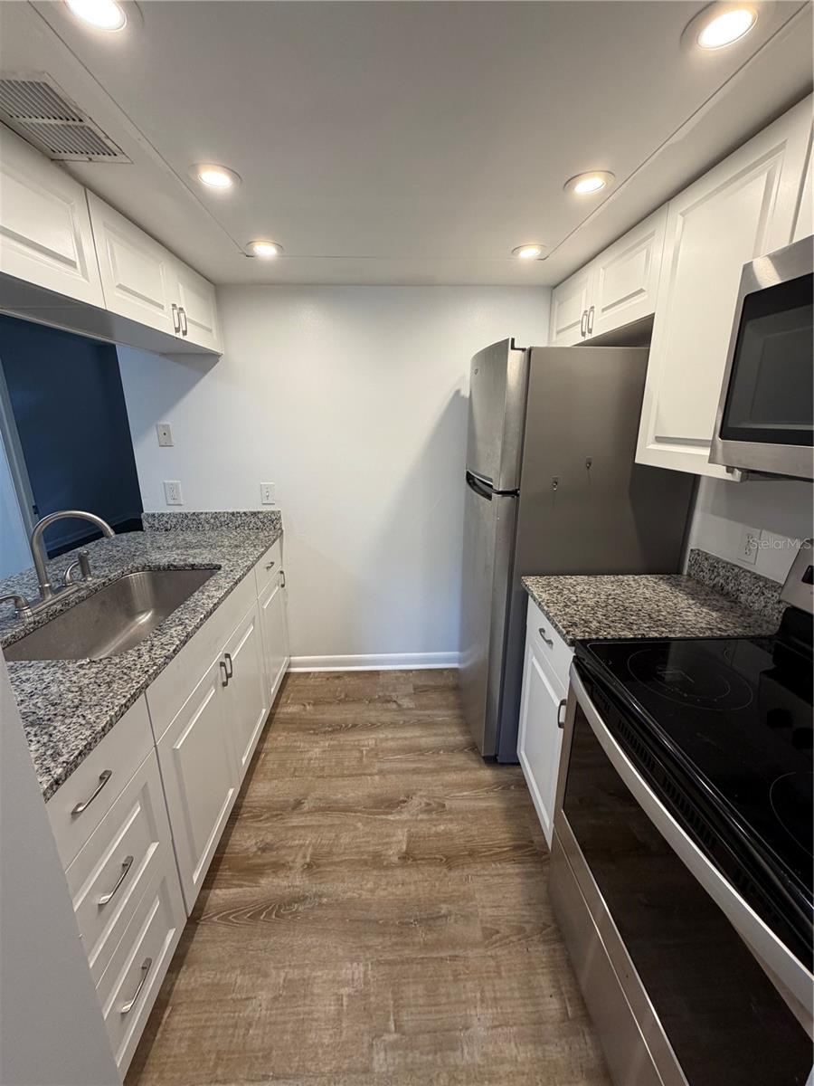 Image 4 of 22 For 4508 Oak Drive T72