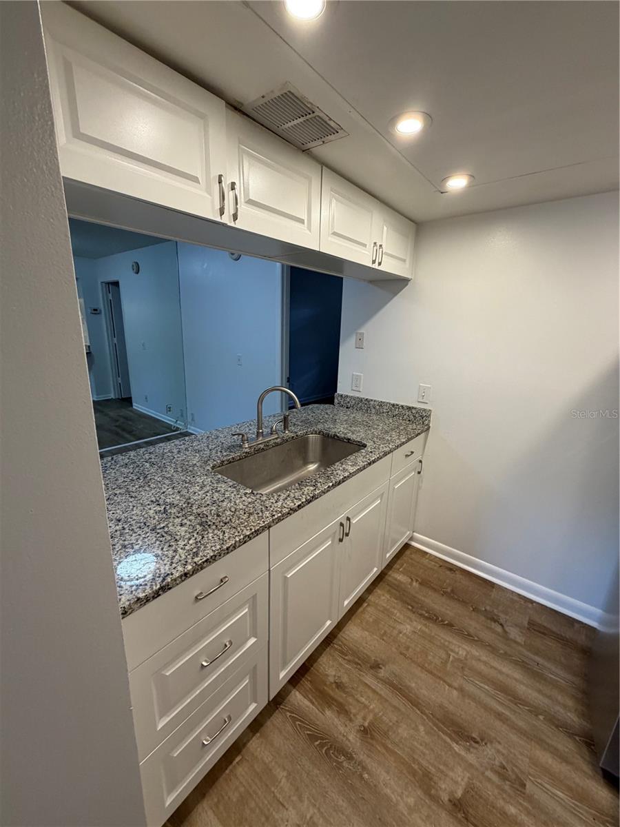 Image 6 of 22 For 4508 Oak Drive T72