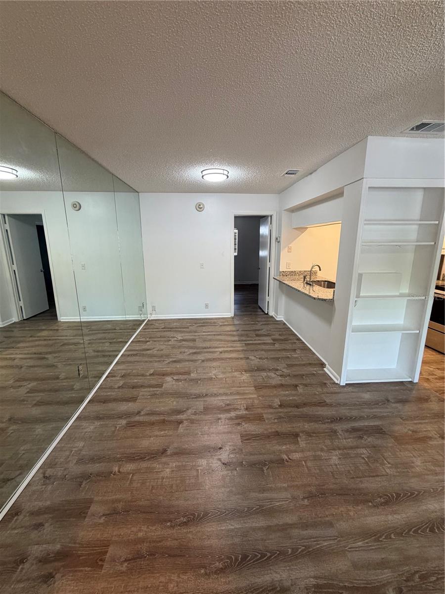 Image 8 of 22 For 4508 Oak Drive T72