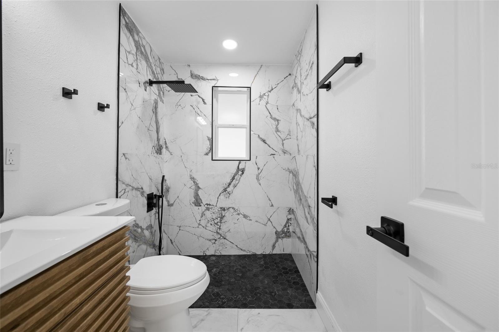 Image 17 of 31 For 6908 11th Avenue E