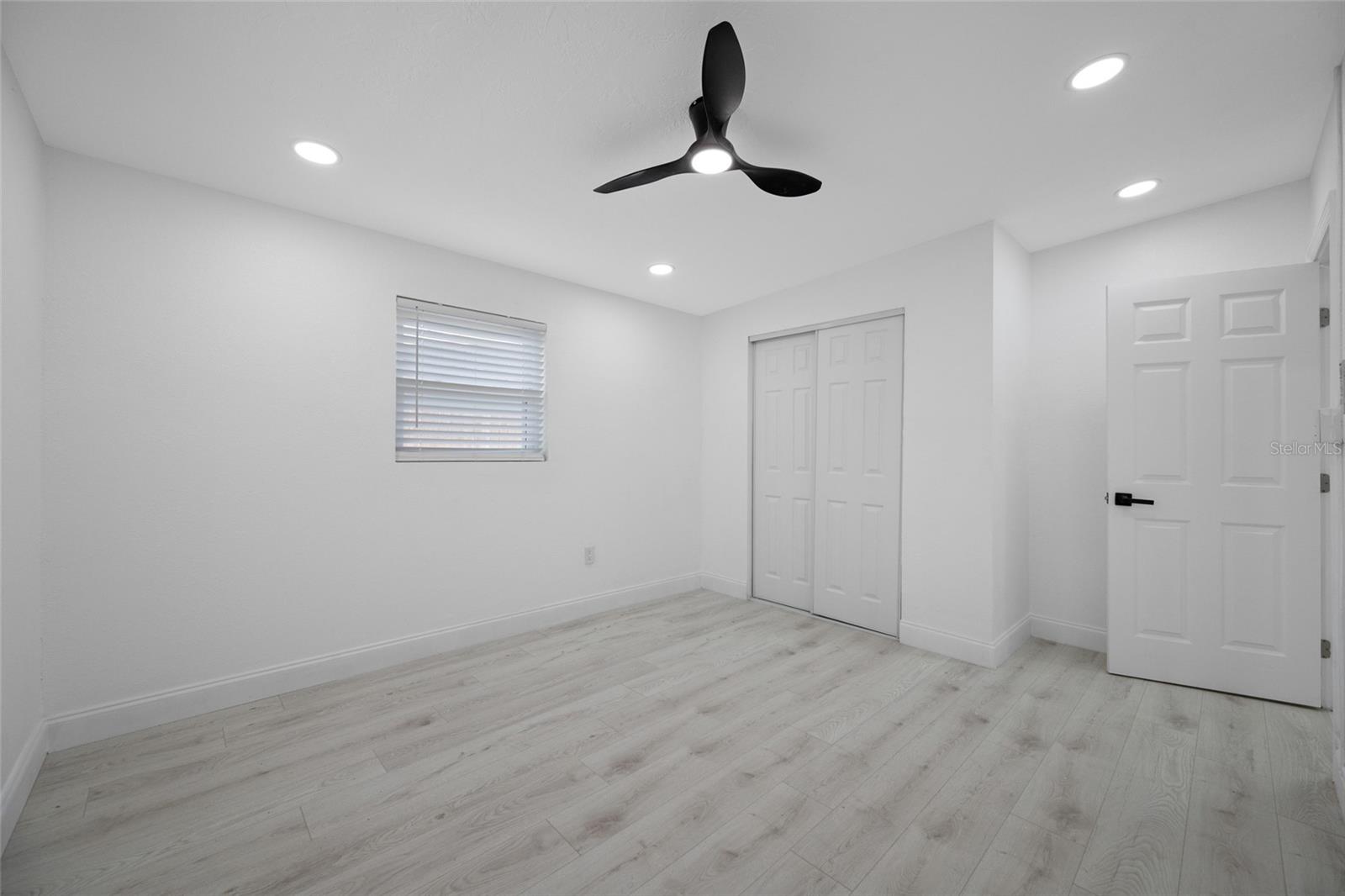 Image 20 of 31 For 6908 11th Avenue E