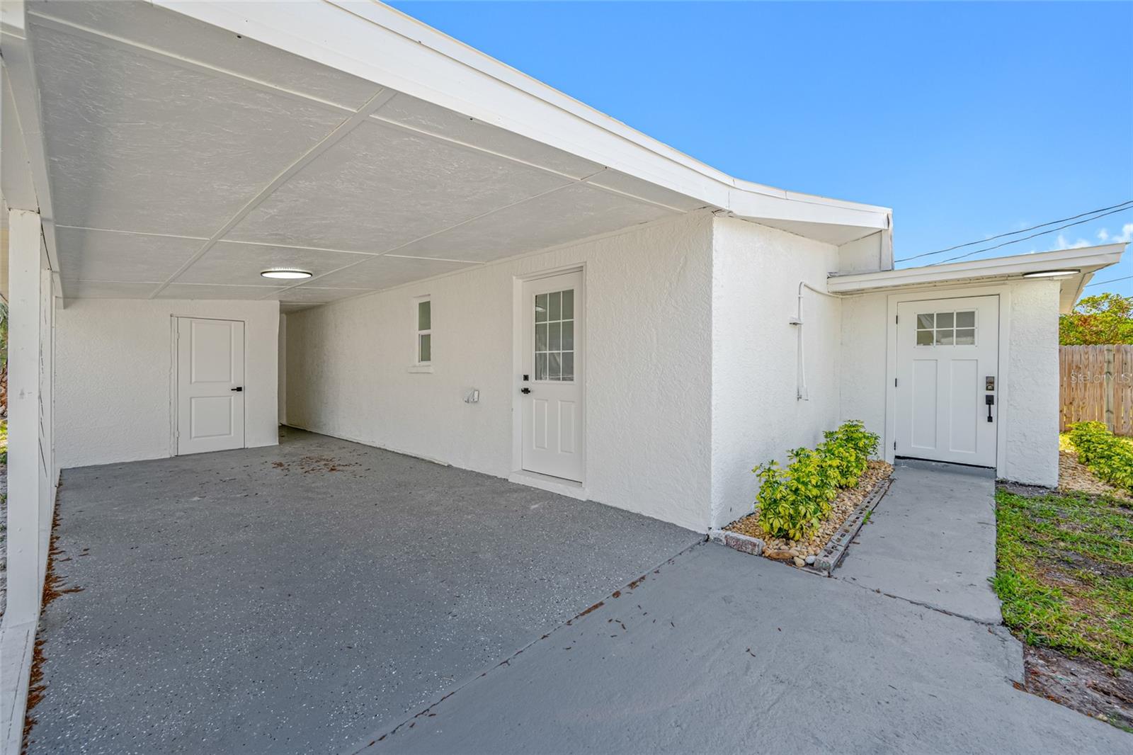 Image 21 of 31 For 6908 11th Avenue E