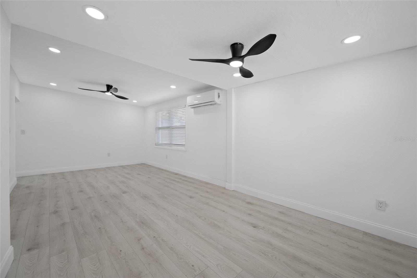 Image 3 of 31 For 6908 11th Avenue E