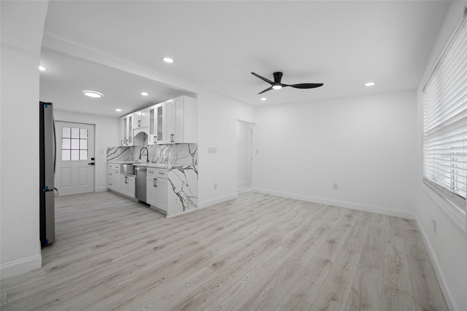 Image 5 of 31 For 6908 11th Avenue E