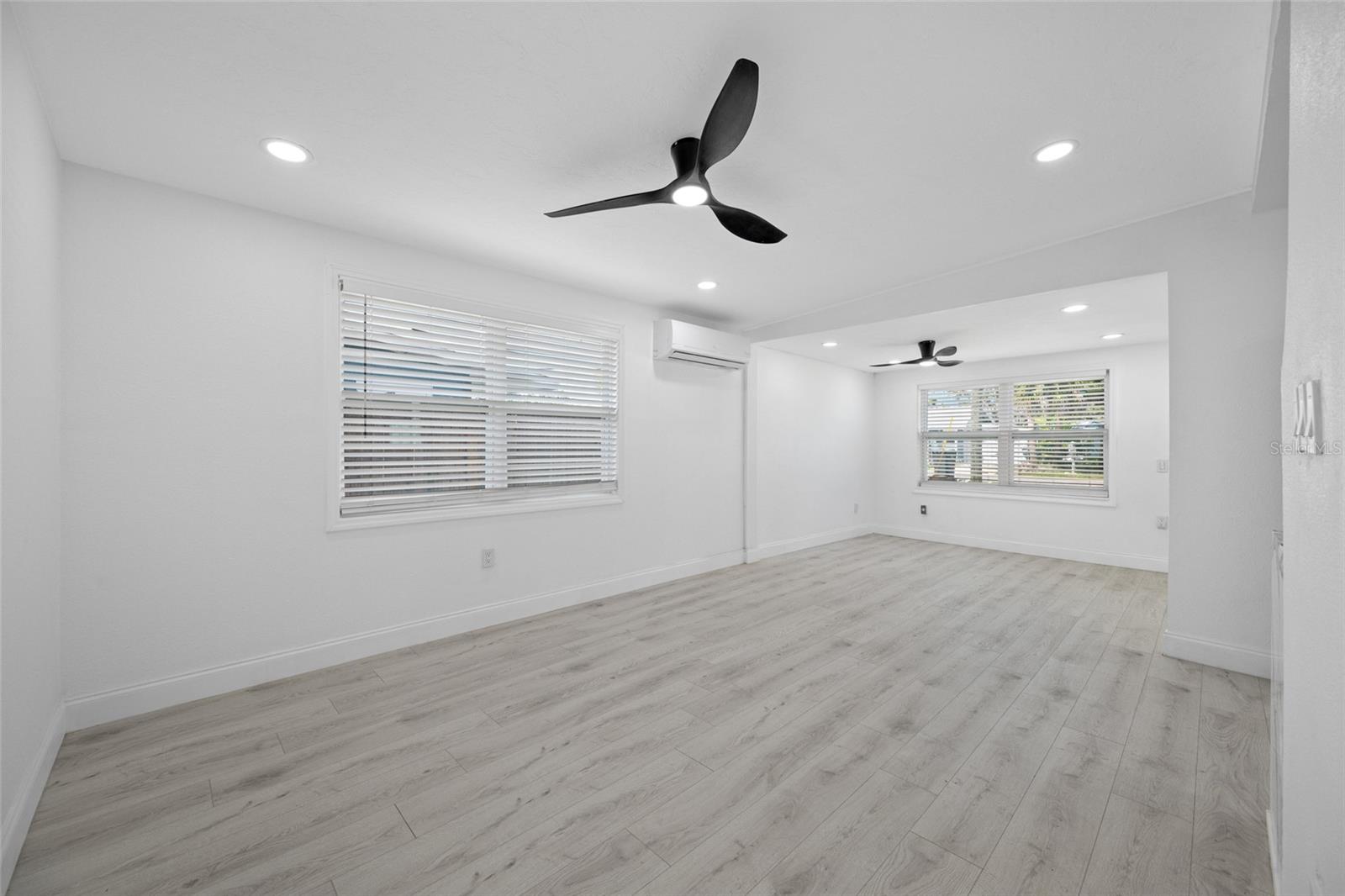 Image 7 of 31 For 6908 11th Avenue E