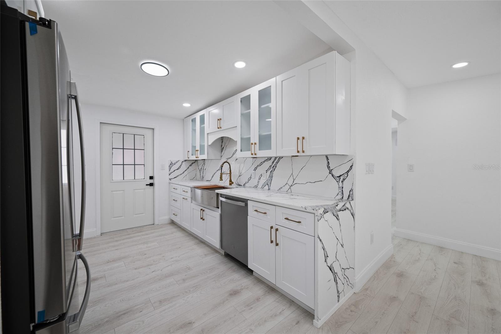 Image 9 of 31 For 6908 11th Avenue E