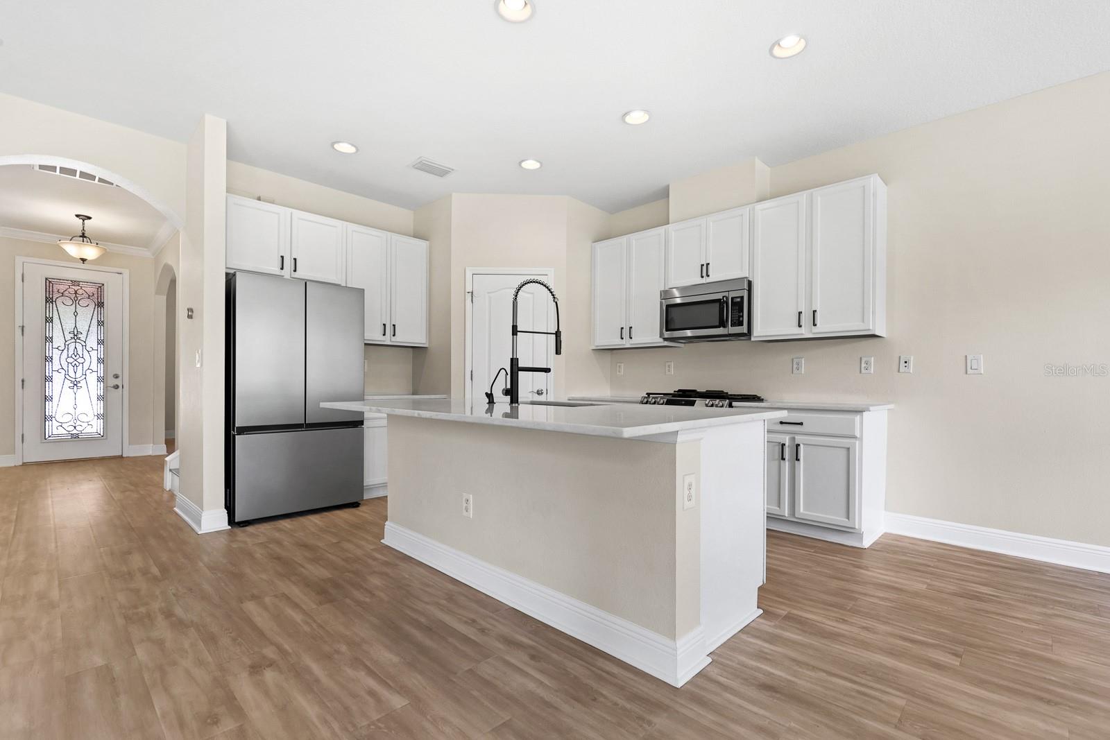 Image 12 of 48 For 6821 Park Strand Drive