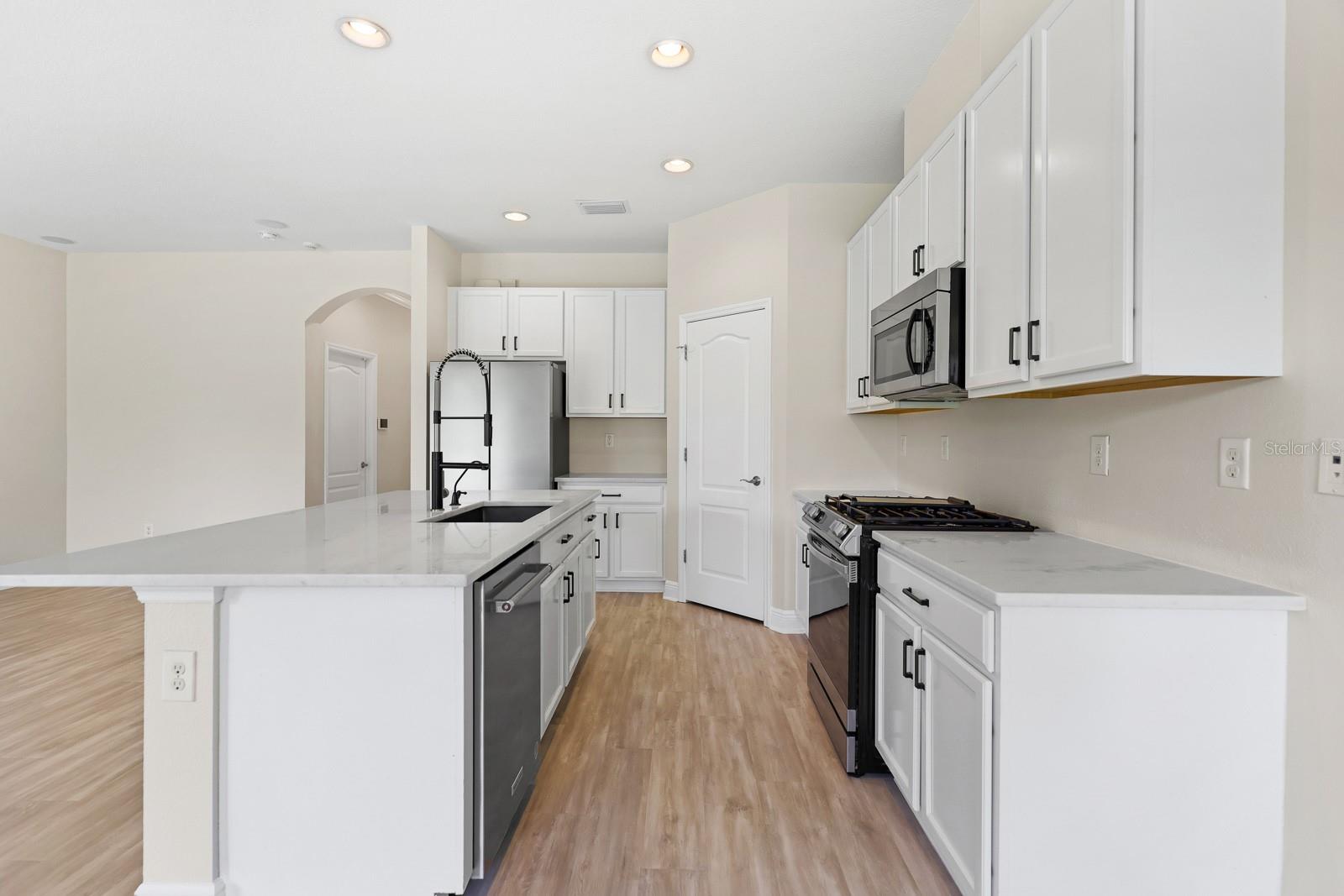 Image 14 of 48 For 6821 Park Strand Drive